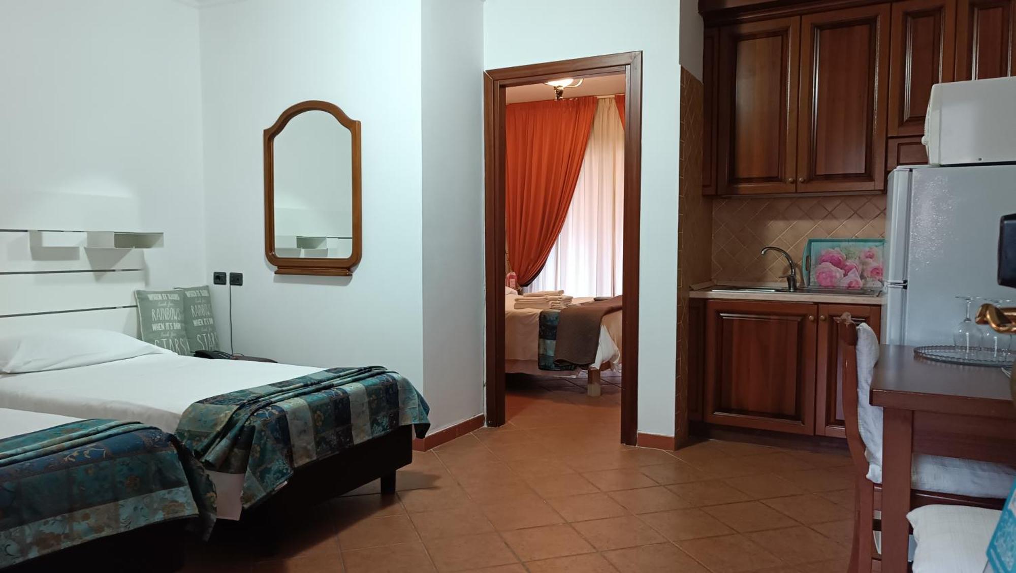 Euro House Inn Airport Фиумичино Екстериор снимка