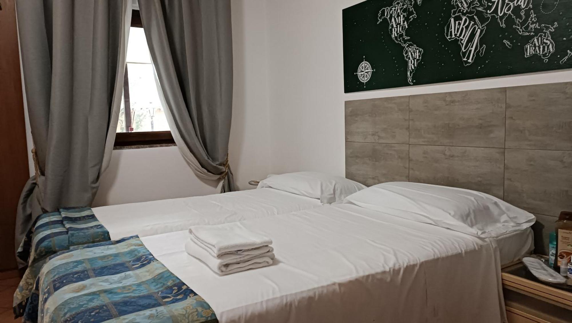 Euro House Inn Airport Фиумичино Екстериор снимка