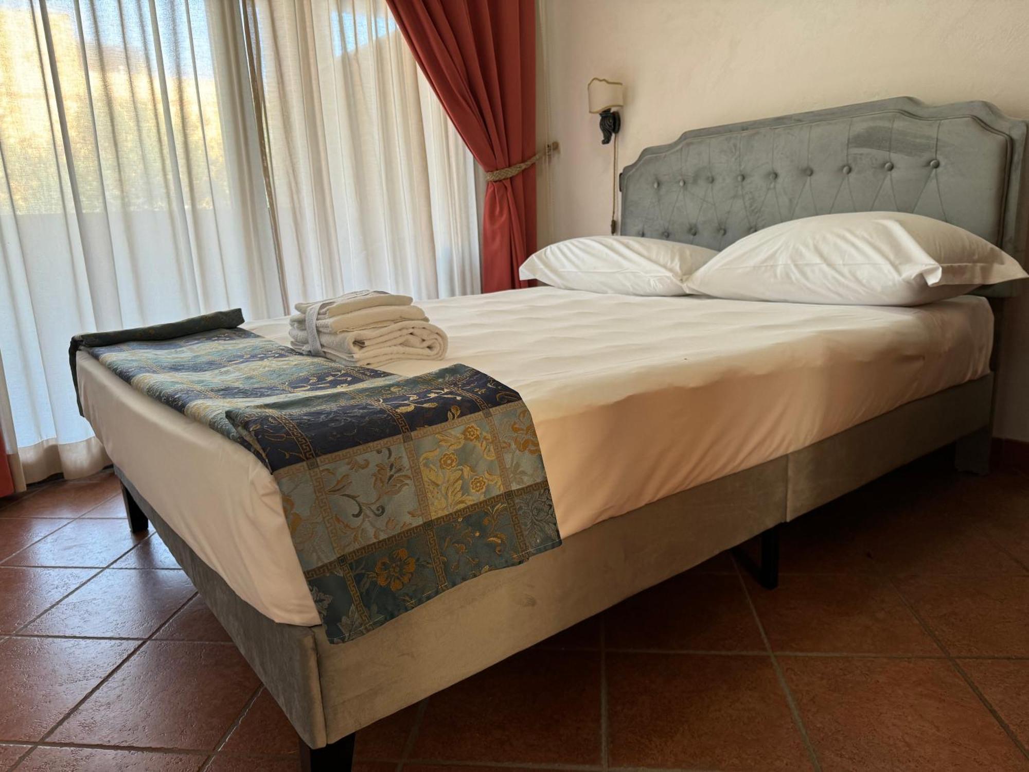 Euro House Inn Airport Фиумичино Екстериор снимка