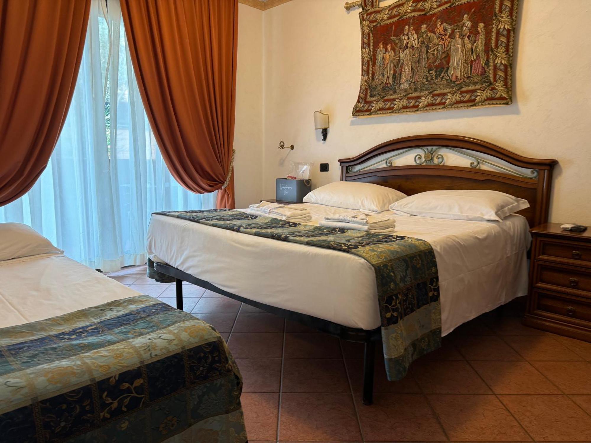Euro House Inn Airport Фиумичино Екстериор снимка