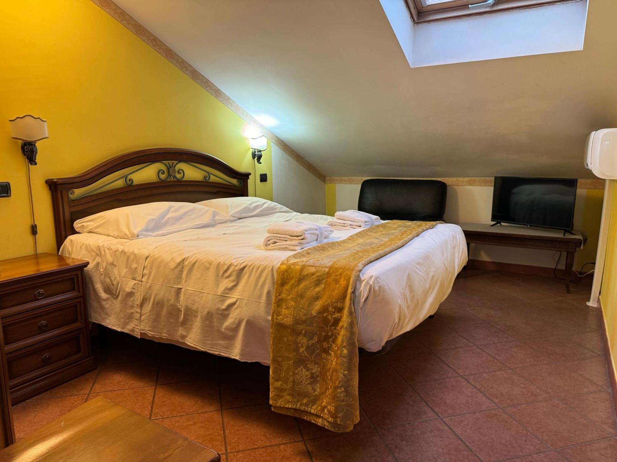Euro House Inn Airport Фиумичино Екстериор снимка