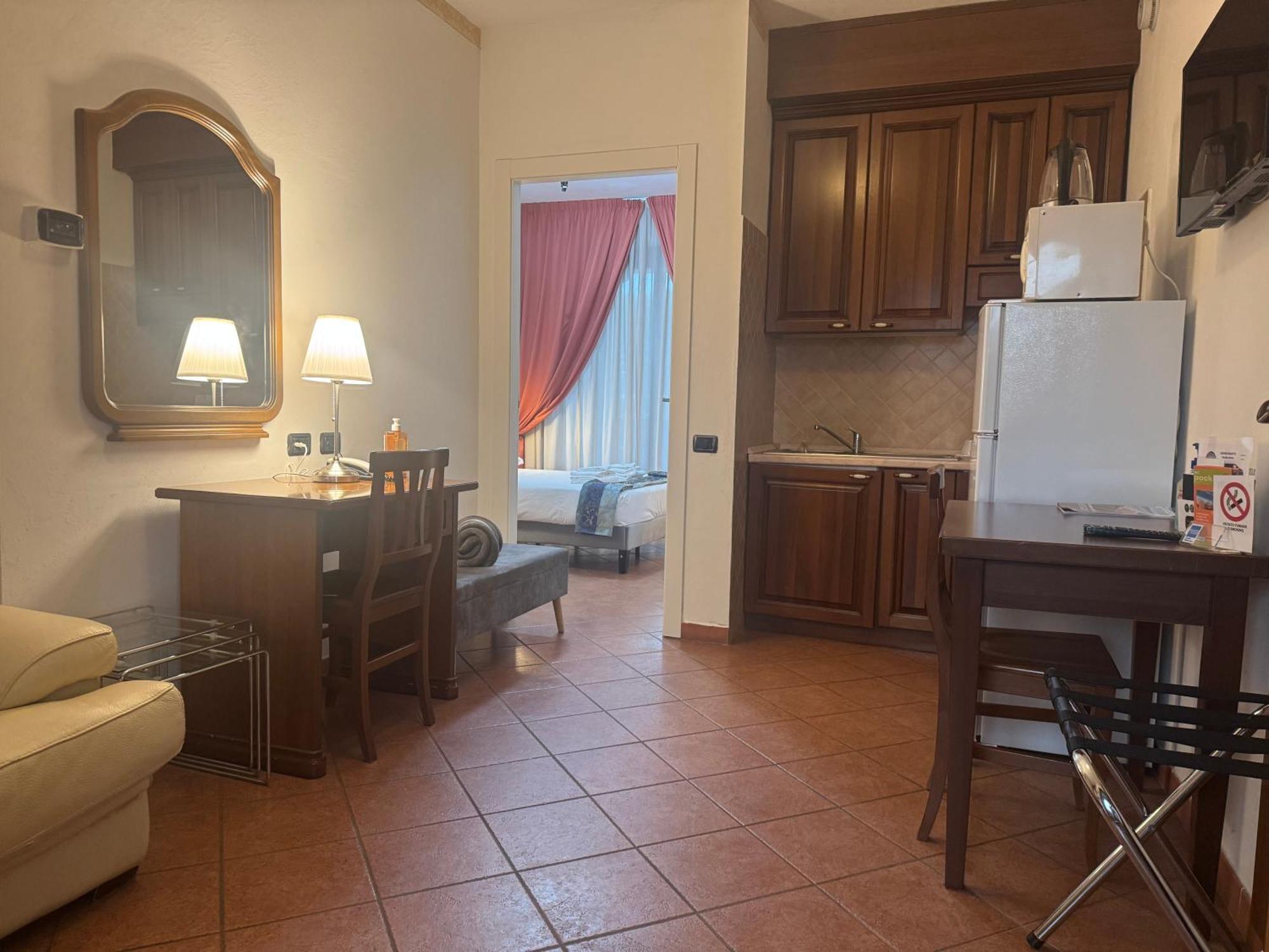 Euro House Inn Airport Фиумичино Екстериор снимка