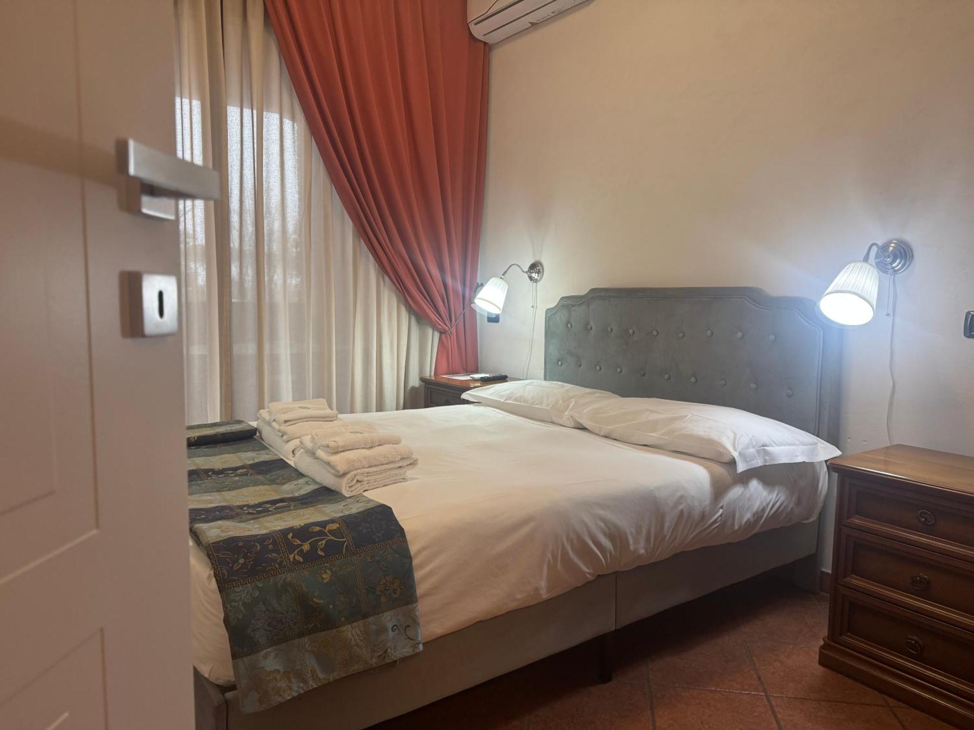 Euro House Inn Airport Фиумичино Екстериор снимка