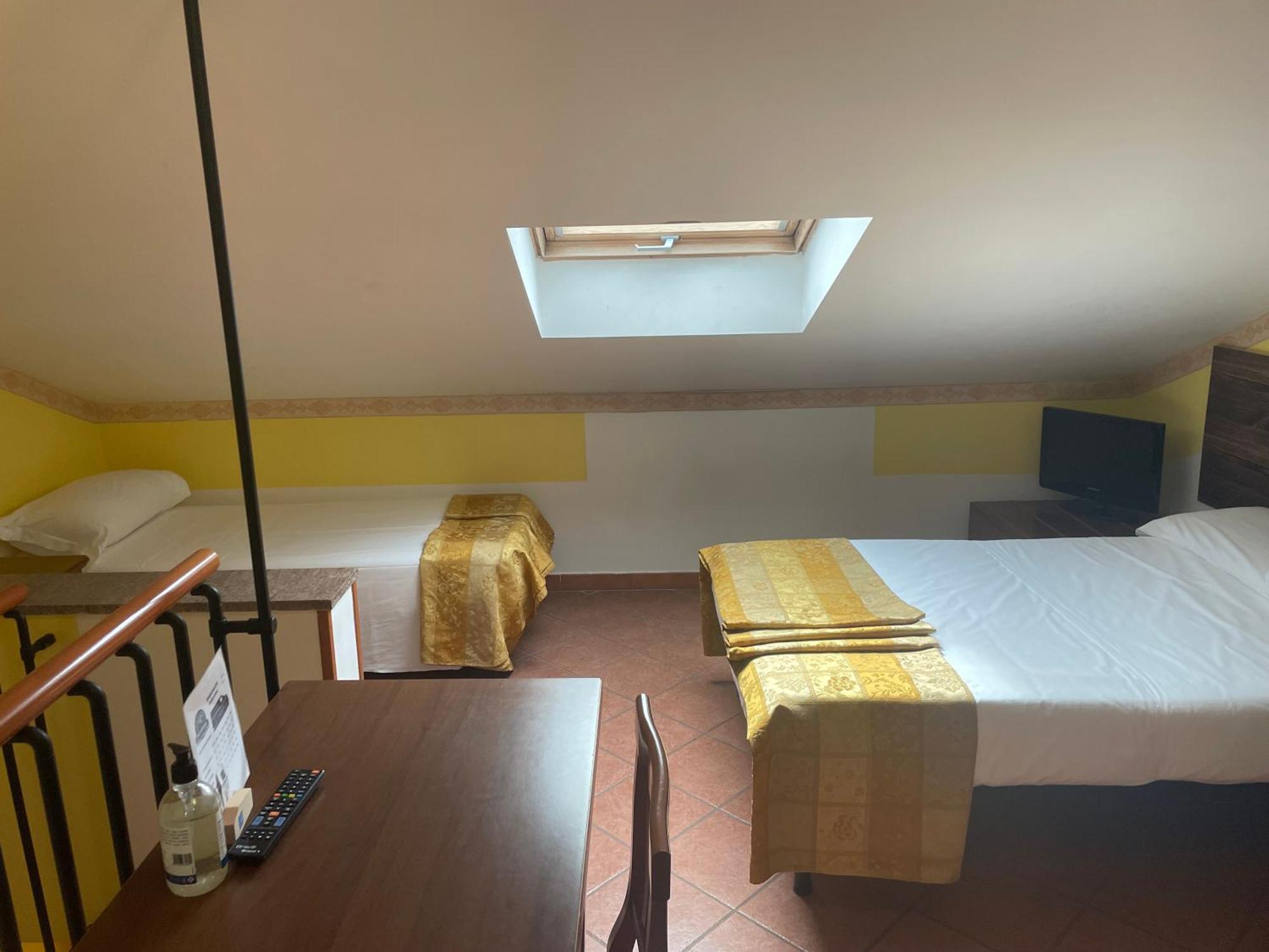 Euro House Inn Airport Фиумичино Екстериор снимка