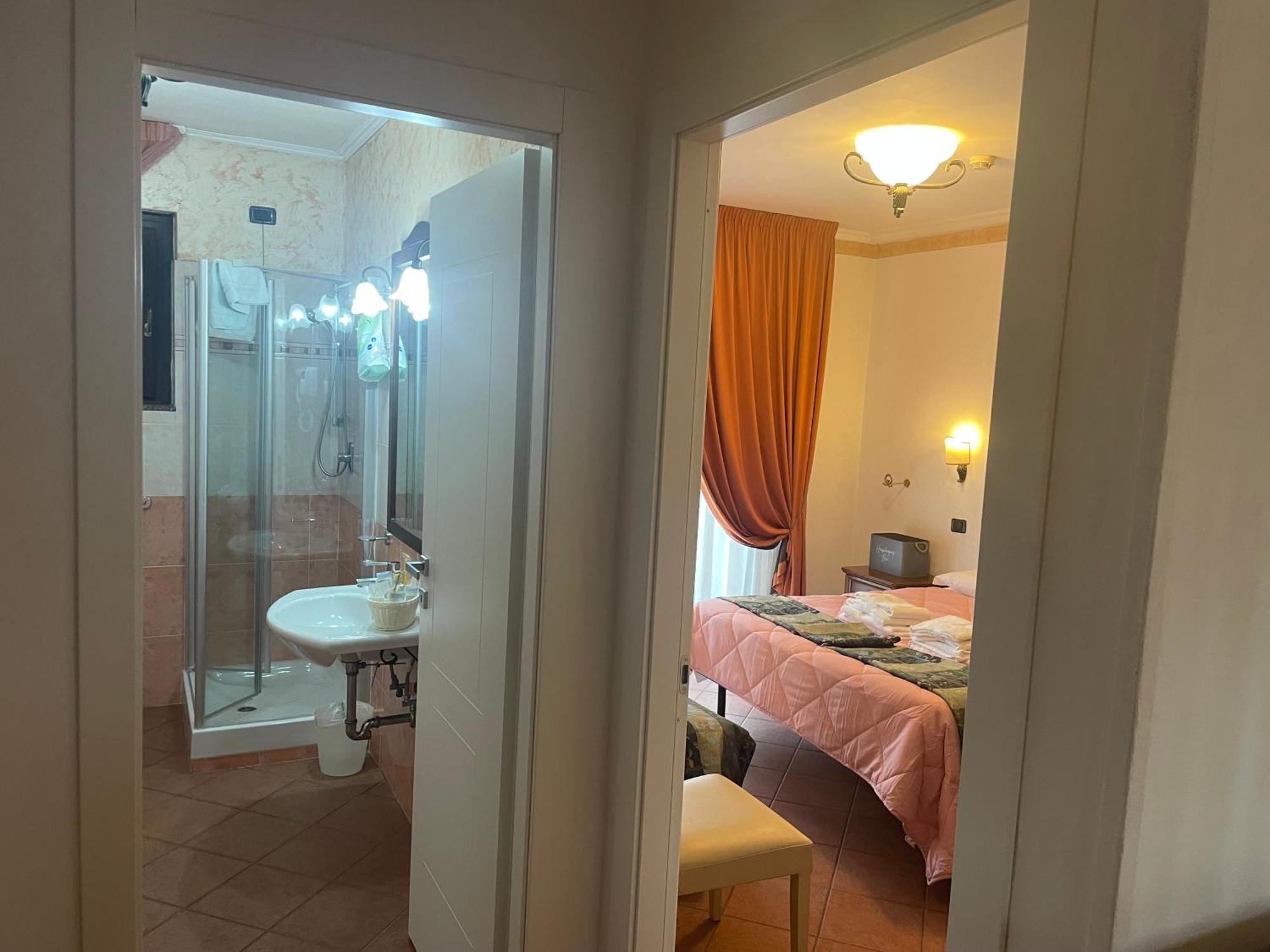 Euro House Inn Airport Фиумичино Екстериор снимка