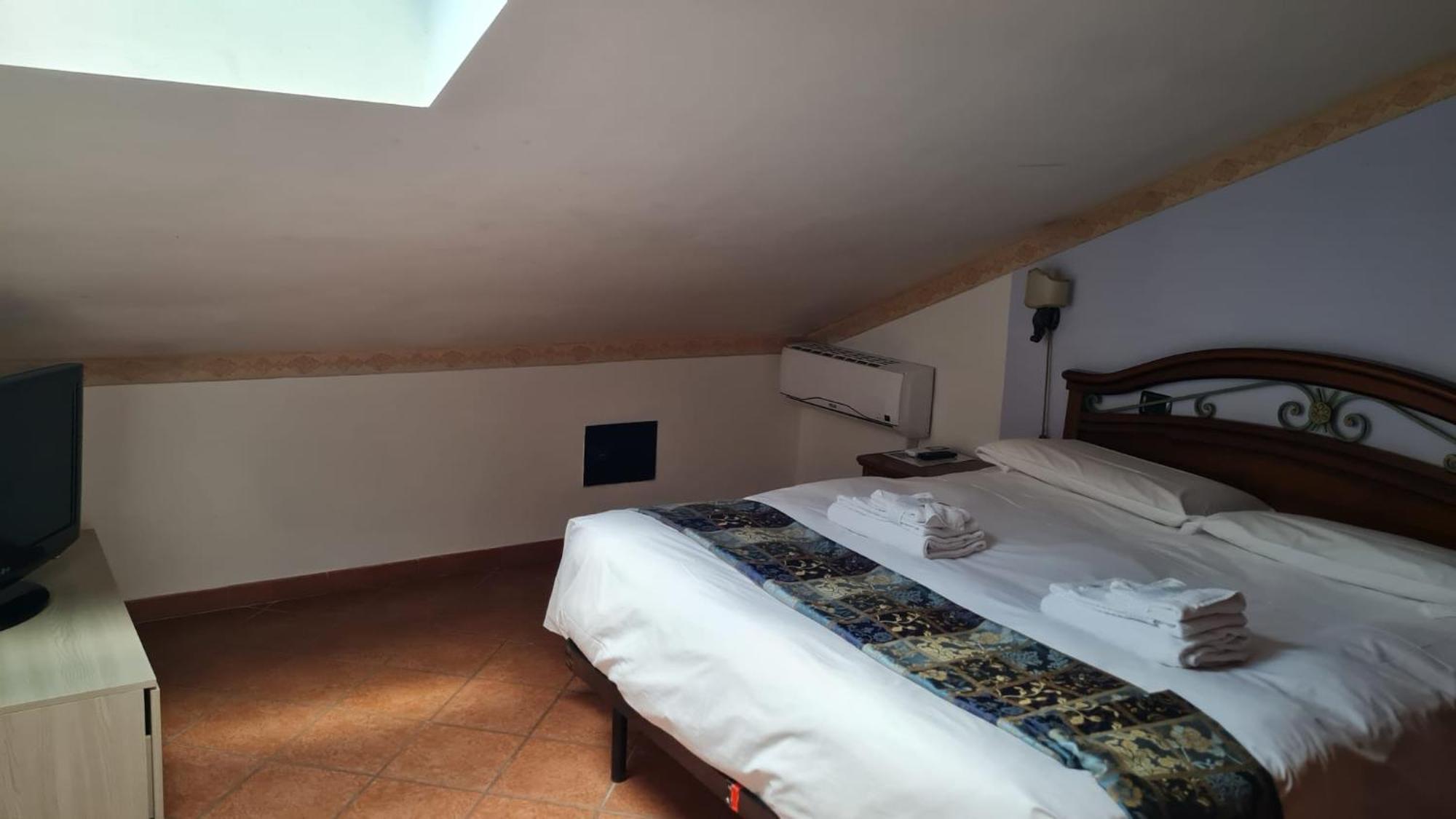 Euro House Inn Airport Фиумичино Екстериор снимка