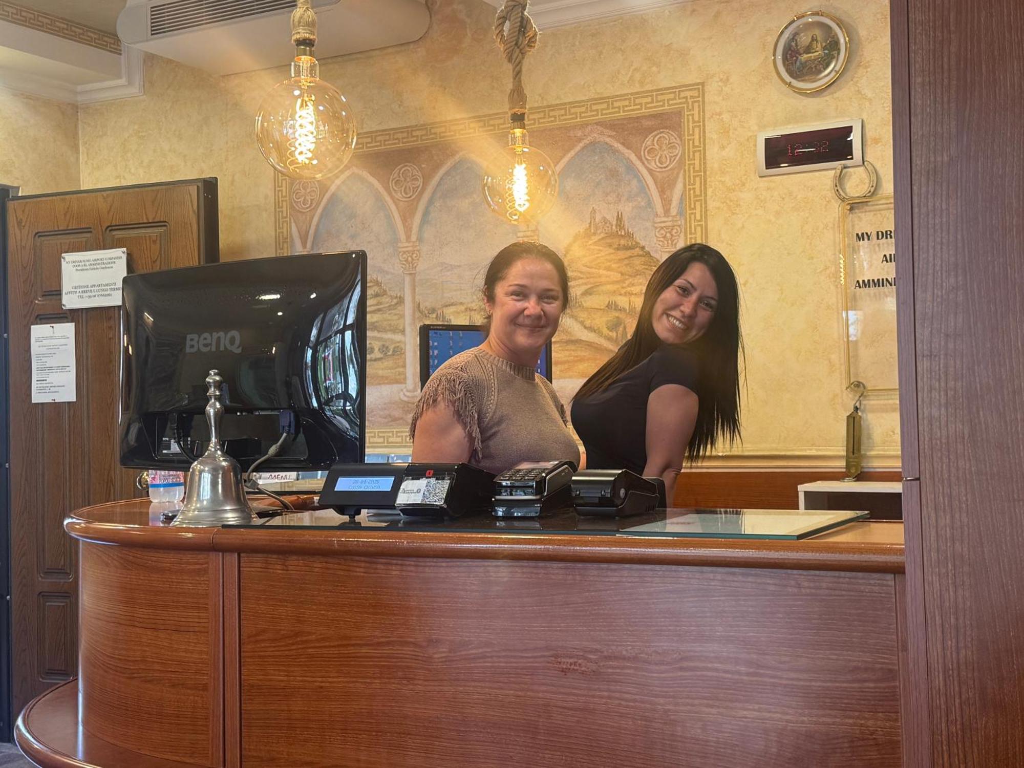 Euro House Inn Airport Фиумичино Екстериор снимка